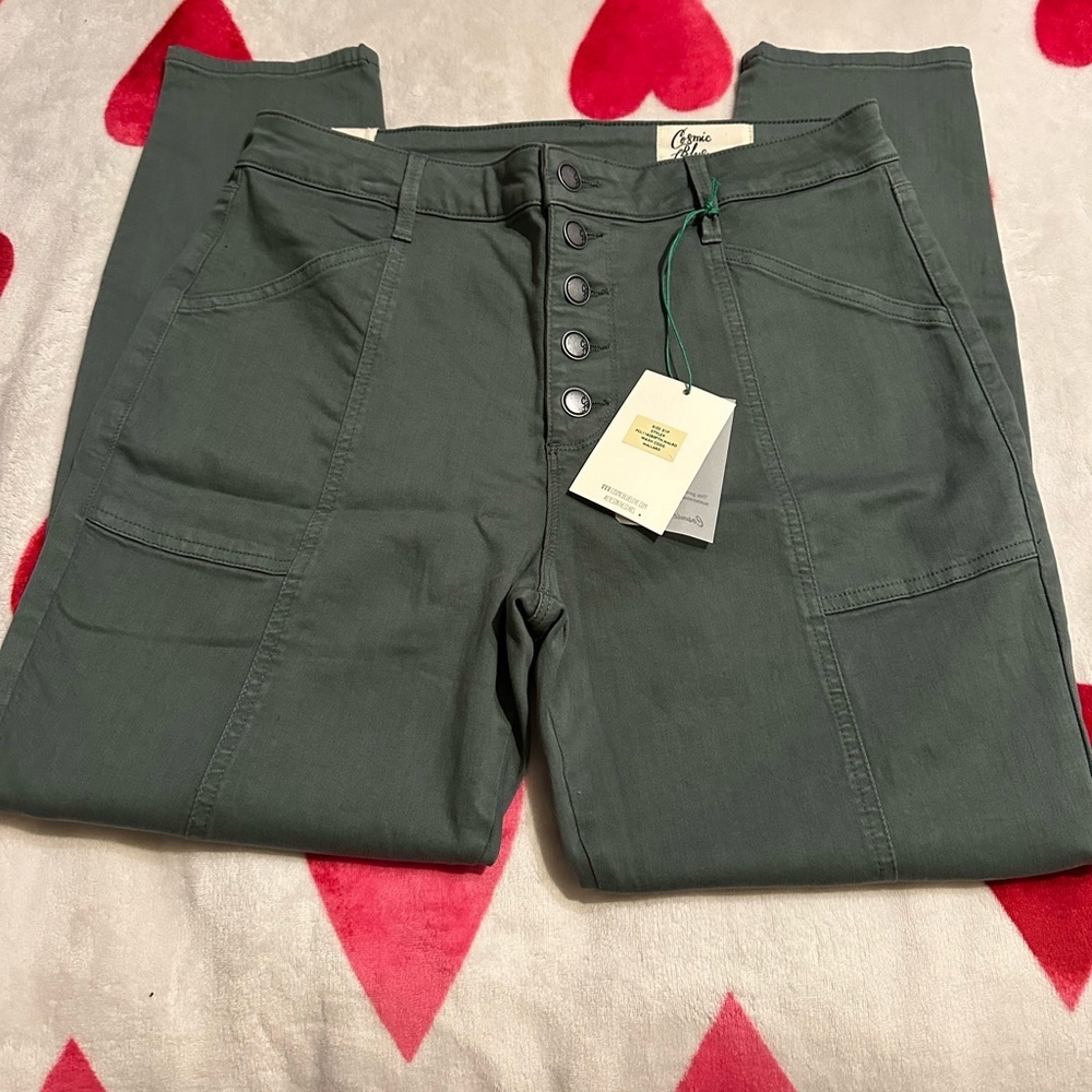 NWT COSMIC BLUE LOVE
Hailey Eco Button Front Cargo Pant